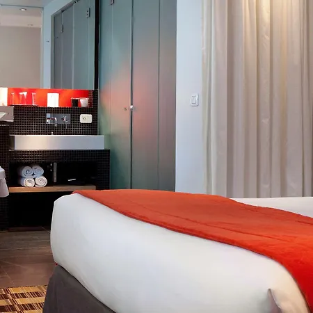 Golden Tulip Opera De Noailles 4* Parigi