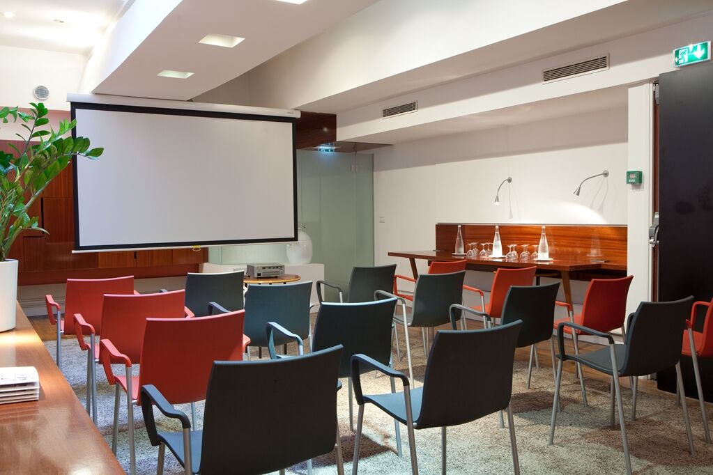 Golden Tulip Opera De Noailles 4* Parigi